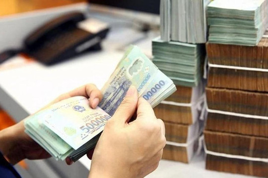 Xem xét điều chỉnh chế độ tiền lương với cán bộ, công chức, viên chức, lực lượng vũ trang