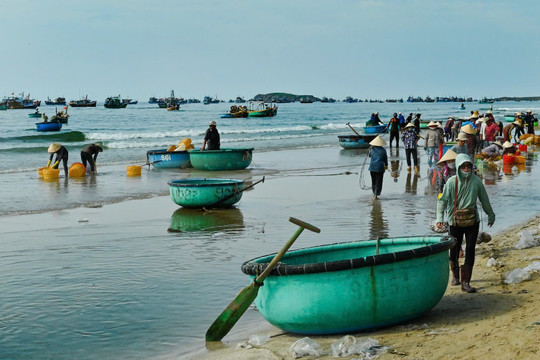 Khám phá vẻ đẹp mộc mạc những làng chài ven biển