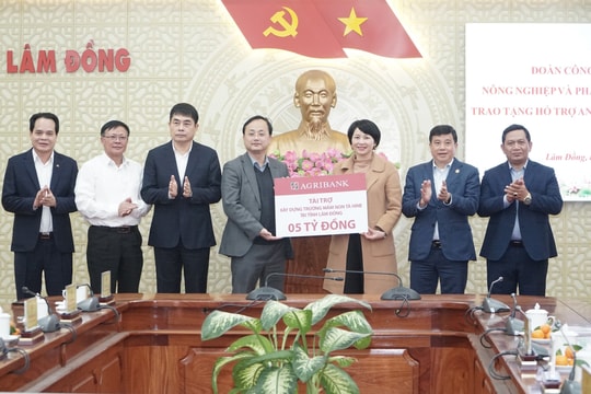Agribank trao tặng 5 tỷ đồng chung tay chăm lo an sinh xã hội tại Lâm Đồng