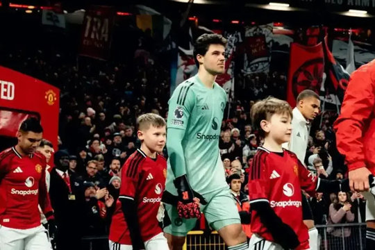 Manchester United và cuộc chiến bảo vệ linh hồn tại Old Trafford