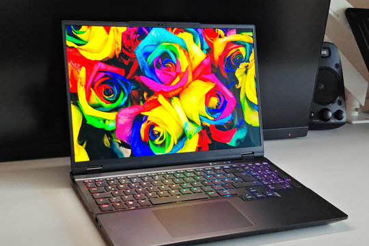 XMG Fusion 16 ra mắt phiên bản màn hình OLED: Nâng tầm trải nghiệm hiển thị