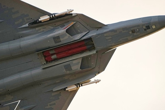 Tiêm kích Su-57 của Nga chứng minh khả năng tàng hình trước lưới phòng không dày đặc