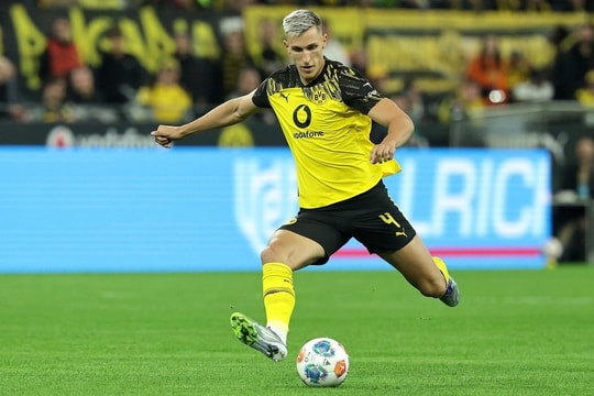 Real Madrid sẵn sàng chi 70 triệu euro chiêu mộ lá chắn thép Nico Schlotterbeck