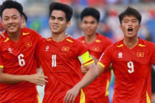 Chiến binh Sao Vàng thẳng tiến