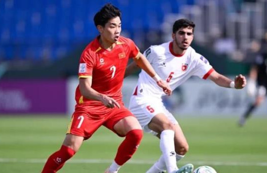 U23 Việt Nam thắng kịch tính Kyrgyzstan: HLV Kim Sang Sik lo ngại về thể lực Đình Bắc