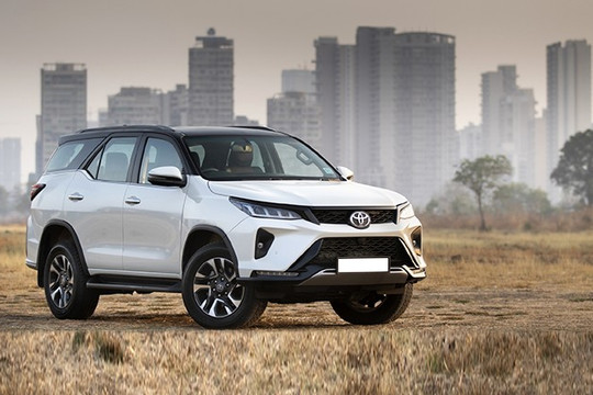 Toyota Fortuner tháng 1/2026: Cập nhật giá lăn bánh và thông số kỹ thuật chi tiết