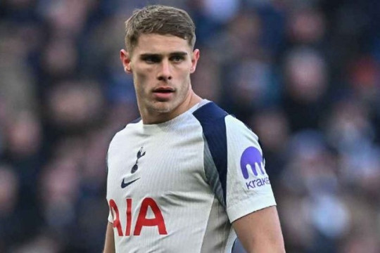 Micky van de Ven lọt tầm ngắm Barcelona và Liverpool: Cuộc đua giành trung vệ nhanh nhất Ngoại hạng Anh