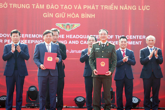 Bộ Công an tiếp nhận trụ sở Trung tâm Đào tạo và Phát triển năng lực gìn giữ hòa bình tại Hưng Yên