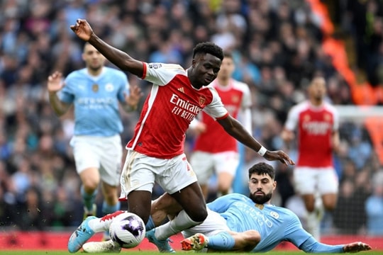 Tin chuyển nhượng 10/1: Arsenal chốt tương lai Saka, ngã ngũ vụ Xavi về Man Utd