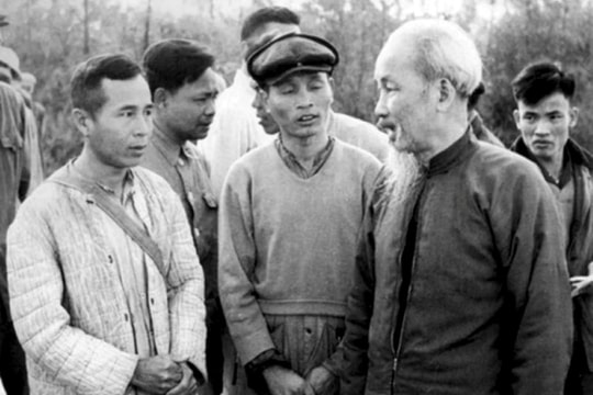 Xây dựng đội ngũ cán bộ đủ phẩm chất, năng lực và uy tín theo tư tưởng Hồ Chí Minh đáp ứng yêu cầu phát triển đất nước trong kỷ nguyên mới