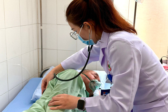 Tiêm vắc xin phế cầu bảo vệ trẻ em và người cao tuổi