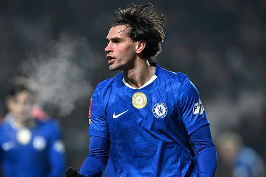Liam Rosenior ra mắt rực rỡ: Chelsea vùi dập Charlton 5-1 tại FA Cup