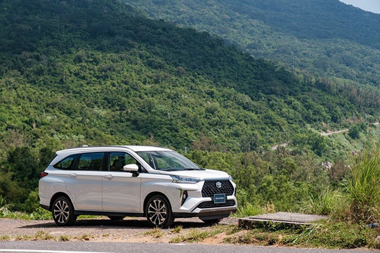 Toyota Veloz Cross 2027: Ưu đãi 100% lệ phí trước bạ và giá lăn bánh mới nhất