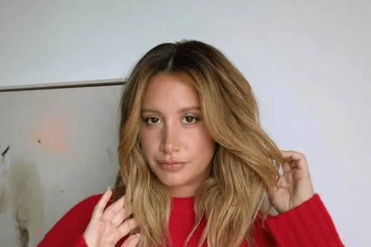 Ashley Tisdale và thông điệp về sức mạnh nội tại sau ồn ào nhóm mẹ bỉm Hollywood