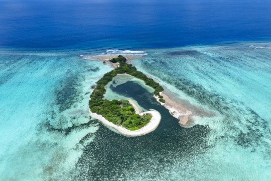 New Guinea: Trải nghiệm sinh tồn và săn bắt hải sản trên những hòn đảo bí ẩn