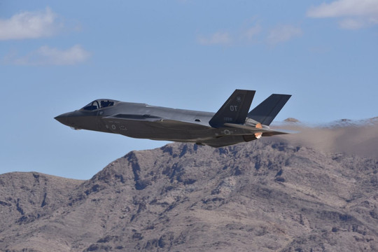 Nguy cơ rò rỉ dữ liệu F-35 cho Trung Quốc từ thương vụ JF-17 của Saudi Arabia