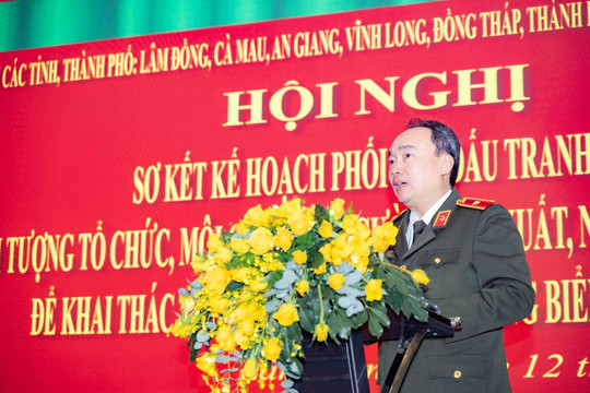 Công an 7 tỉnh phối hợp gỡ “thẻ vàng” IUU