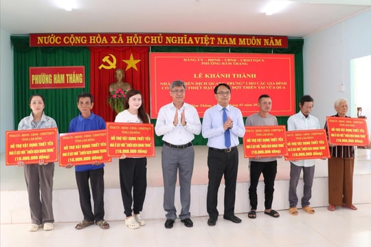 Phó Bí thư Thường trực Tỉnh ủy Lâm Đồng Đặng Hồng Sỹ dự khánh thành nhà ở “Chiến dịch Quang Trung” tại phường Hàm Thắng