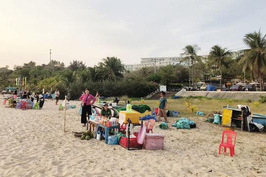 Cần sớm xử lý tình trạng lập chợ tự phát ở Phan Thiết
