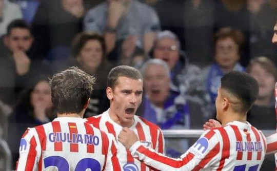 Antoine Griezmann sút phạt đẳng cấp đưa Atletico Madrid vào vòng tiếp theo Copa del Rey