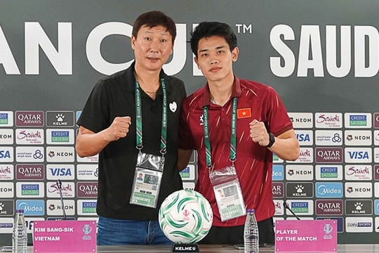 HLV Polking ví Đình Bắc là báu vật bóng đá Việt Nam sau chiến thắng lịch sử