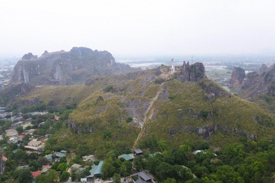 Thanh Hóa: Hòn Vọng Phu khoác diện mạo mới sau dự án gia cố 17 tỉ đồng