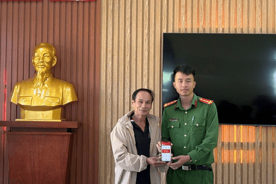 Người đàn ông Lâm Đồng nhận lại 2,5 tỷ đồng chuyển khoản nhầm