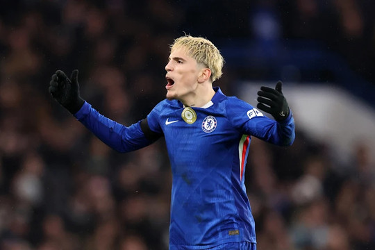 37 phút rực sáng của Garnacho: Cú đúp không tưởng giúp Chelsea nuôi hy vọng trước Arsenal