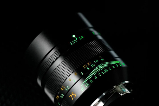 7Artisans 75mm f/1.25 II ra mắt: Lựa chọn thay thế Leica Noctilux với giá rẻ hơn 96%