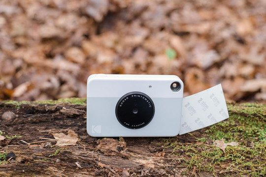 Kodak Printomatic+: Máy ảnh lấy liền tích hợp cảm biến 10 MP và công nghệ in Zink không mực