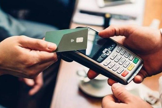 Hóa đơn phát sinh ngoài giờ hành chính có được khấu trừ thuế?