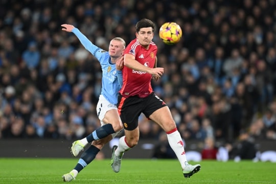 Michael Carrick và bài toán Harry Maguire: Nước cờ chiến thuật chặn đứng Erling Haaland