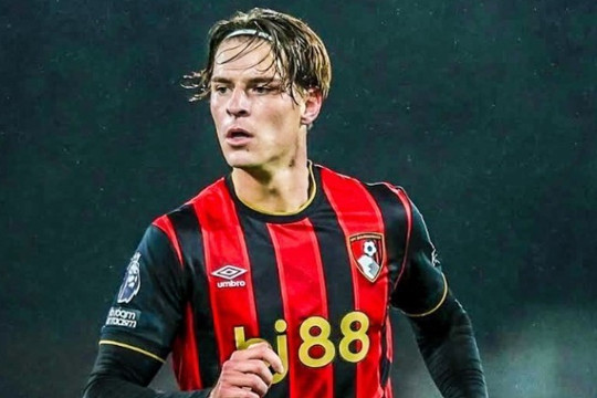 Đại chiến thành Manchester vì Alex Scott và kế hoạch vá víu hàng công của Tottenham