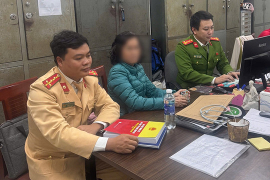 Công an Hà Nội triệu tập người phụ nữ cầm loa hô hào đua xe tại hầm Kim Liên