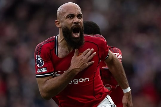 Michael Carrick tạo dấu ấn khác biệt Ruben Amorim sau chiến thắng derby Manchester