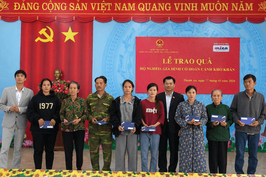 Đoàn ĐBQH tỉnh trao quà Tết cho hộ nghèo tại các xã biên giới Tây Lâm Đồng