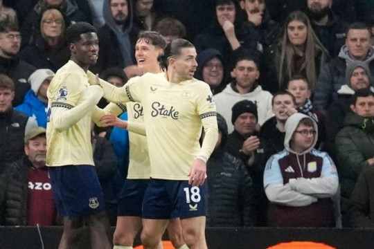 Thierno Barry lập công, Everton cắt đứt mạch 11 trận thắng sân nhà của Aston Villa