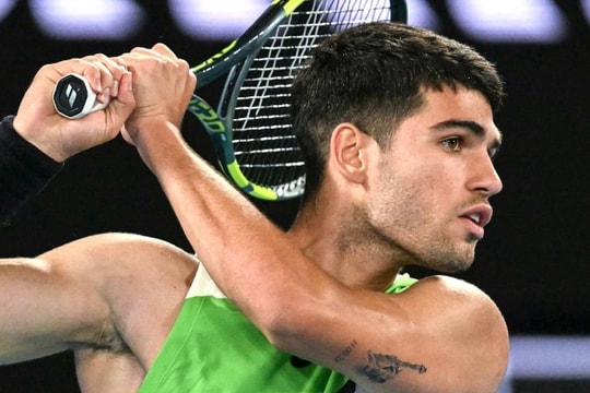 Carlos Alcaraz lập kỷ lục thắng 20-0 vòng 1 Grand Slam tại Australian Open 2026