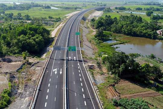 Khẩn trương rà soát, nâng cấp các tuyến đường bộ cao tốc đã đầu tư theo quy mô phân kỳ