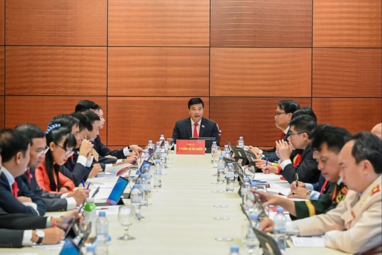 Đoàn đại biểu tỉnh Lâm Đồng thảo luận Văn kiện trình Đại hội XIV của Đảng