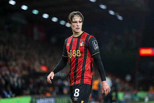 Man City sẵn sàng chi 60 triệu euro chiêu mộ Alex Scott để củng cố tuyến giữa