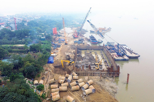 Dự án cầu Tứ Liên hơn 20.000 tỷ đồng: Cận cảnh tiến độ thi công sau 8 tháng khởi công