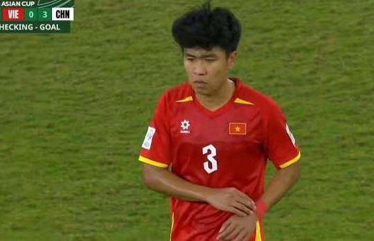 Trung vệ Phạm Lý Đức xin lỗi người hâm mộ sau thẻ đỏ tại bán kết U23 châu Á