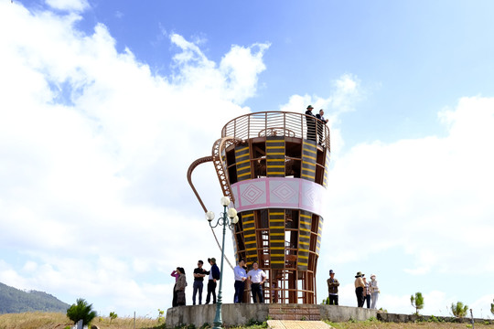 Lam Dong inspects key tourism destinations of UNESCO Global Geopark Dak Nong