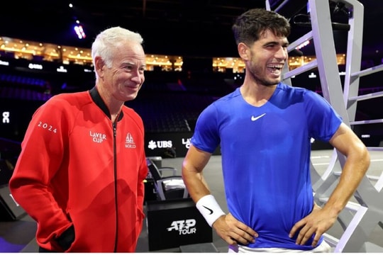 Huyền thoại John McEnroe chê Carlos Alcaraz thi đấu thiếu ổn định tại Australian Open