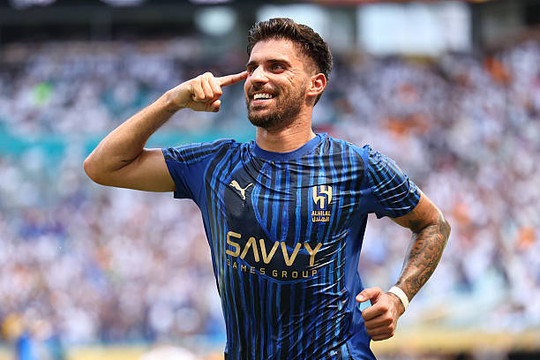 Man Utd nhắm Ruben Neves: Dấu chấm hết cho tương lai của Casemiro?