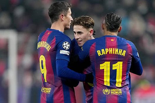 Barcelona hạ Slavia Prague 4-2: Fermin Lopez bùng nổ và dấu ấn của Hansi Flick