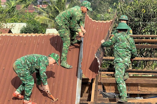 Bám dân để giữ vững biên giới