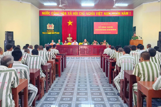 Xóa mù chữ cho 58 phạm nhân tại Lâm Đồng