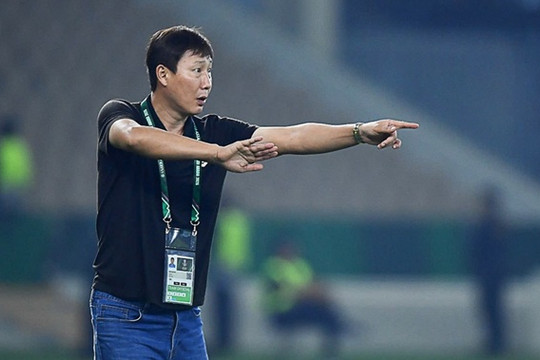 HLV Kim Sang-sik tìm lời giải cho hàng thủ U23 Việt Nam trước U23 Hàn Quốc